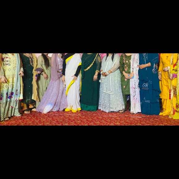 ❌❌SOLD❌❌Beautiful original linen saree in off white n yellow colour with tassels - Picture 3 of 9